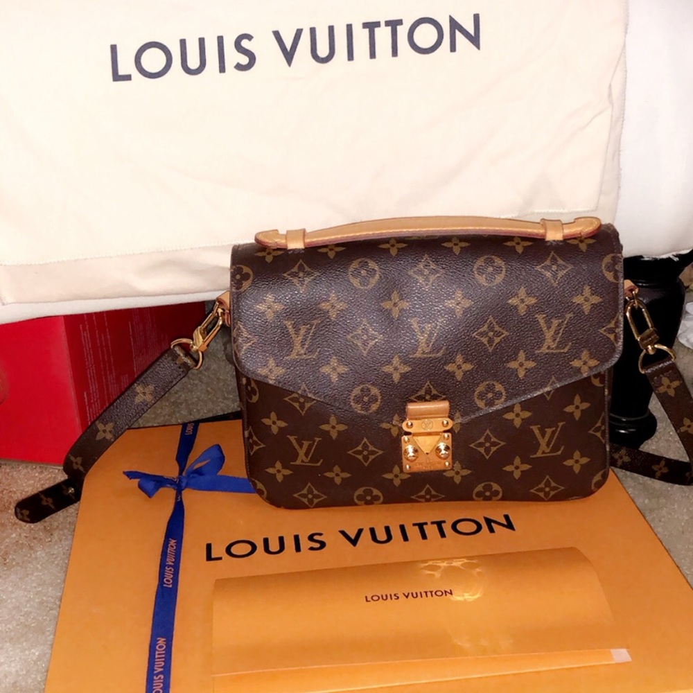 Louis Vuitton pochette Métis handbag